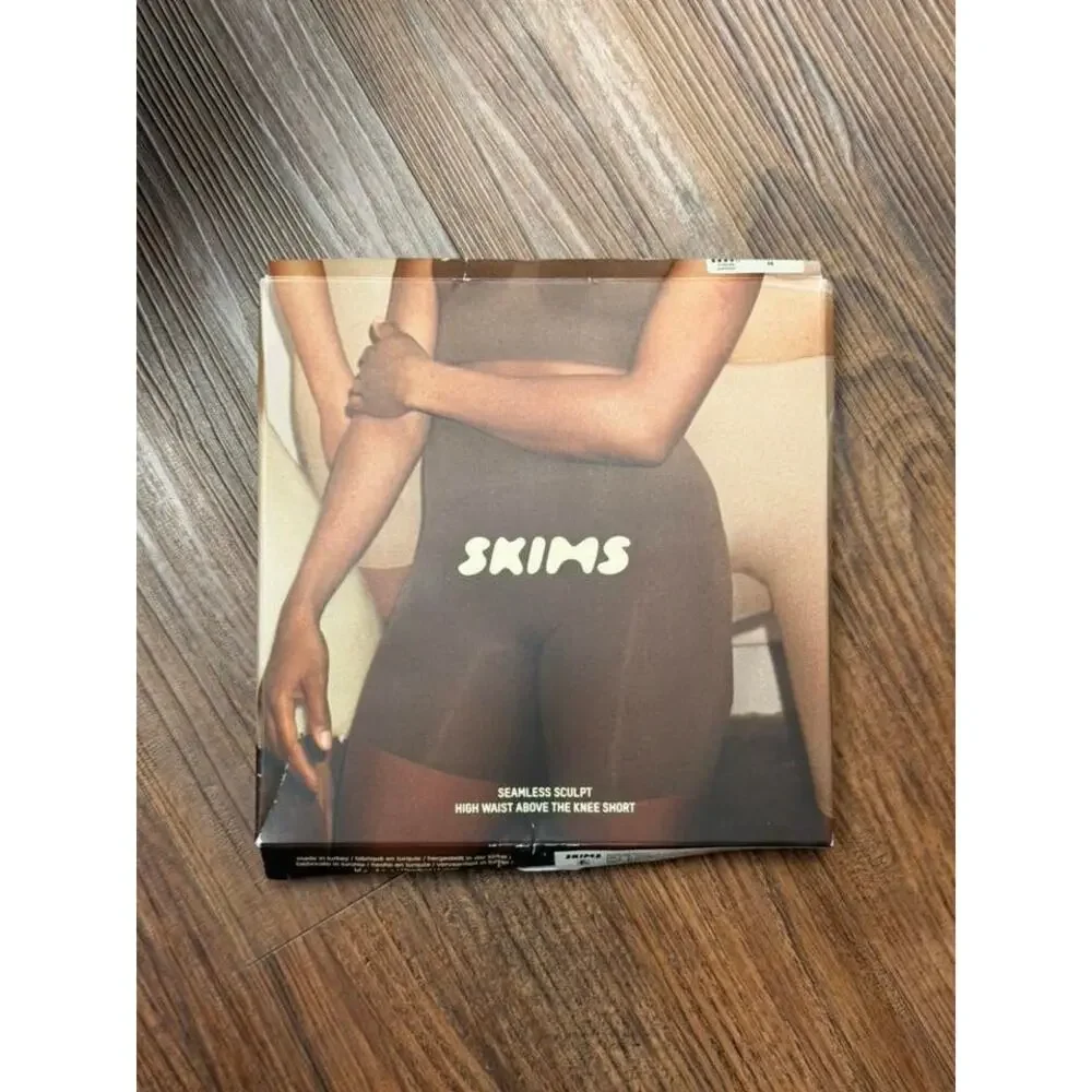 SKIMS SEAMLESS SCULPT High-Waisted Above The Knee Short - Onyx Size M NWT #1989